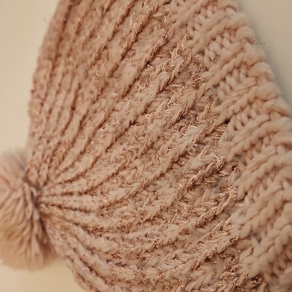 🩷 Pink beannie / Hat / Tuque - Picture 2 of 5